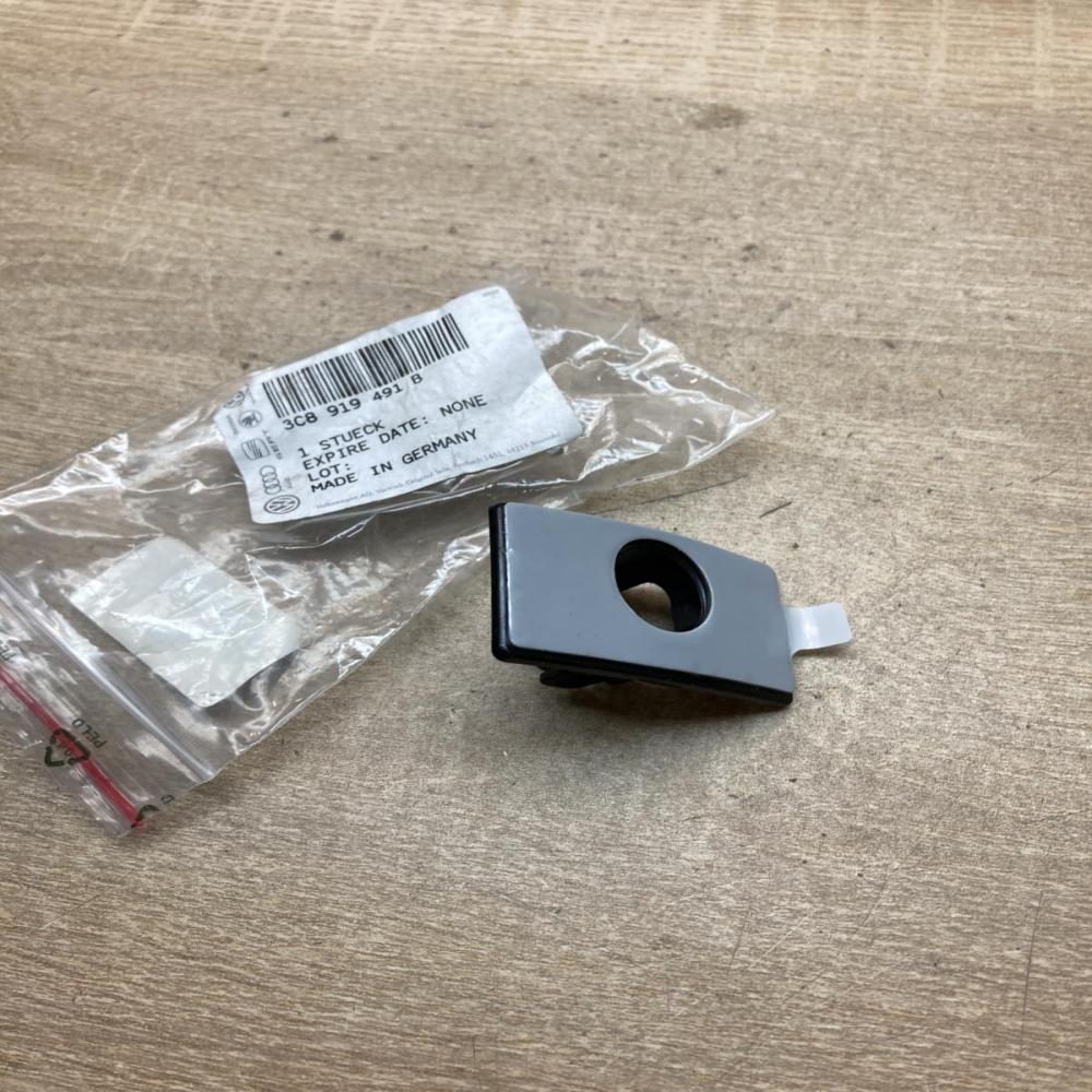 3C8919491B   Rear parking sensor holder (PDC) Volkswagen PASSAT CC