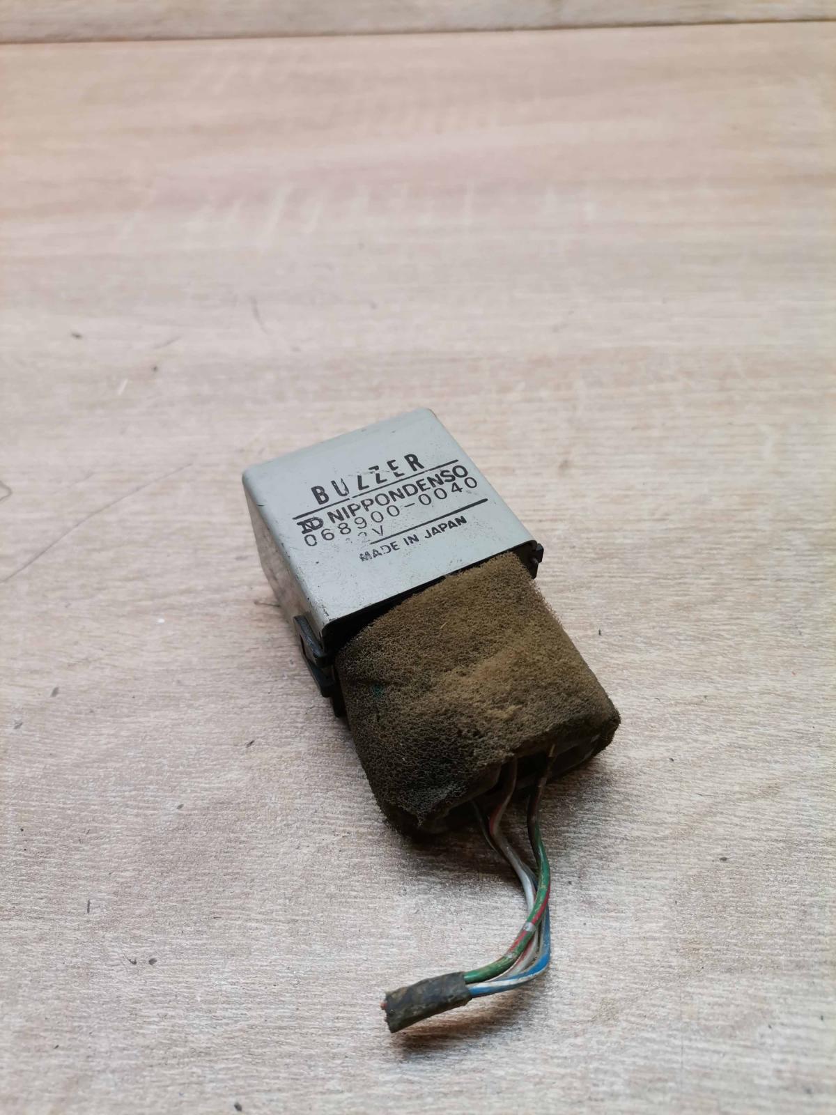 068900 0040   Other relay Opel Monterey