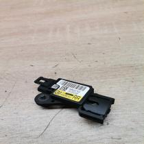 13102026   Airbag deployment crash/impact sensor Opel Vectra C