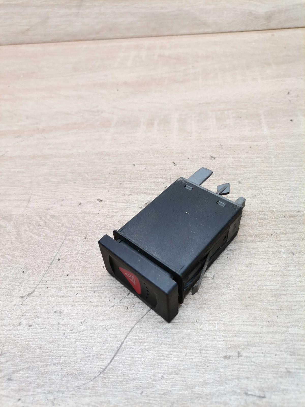 3b0953235d   Hazard light switch Volkswagen PASSAT B5
