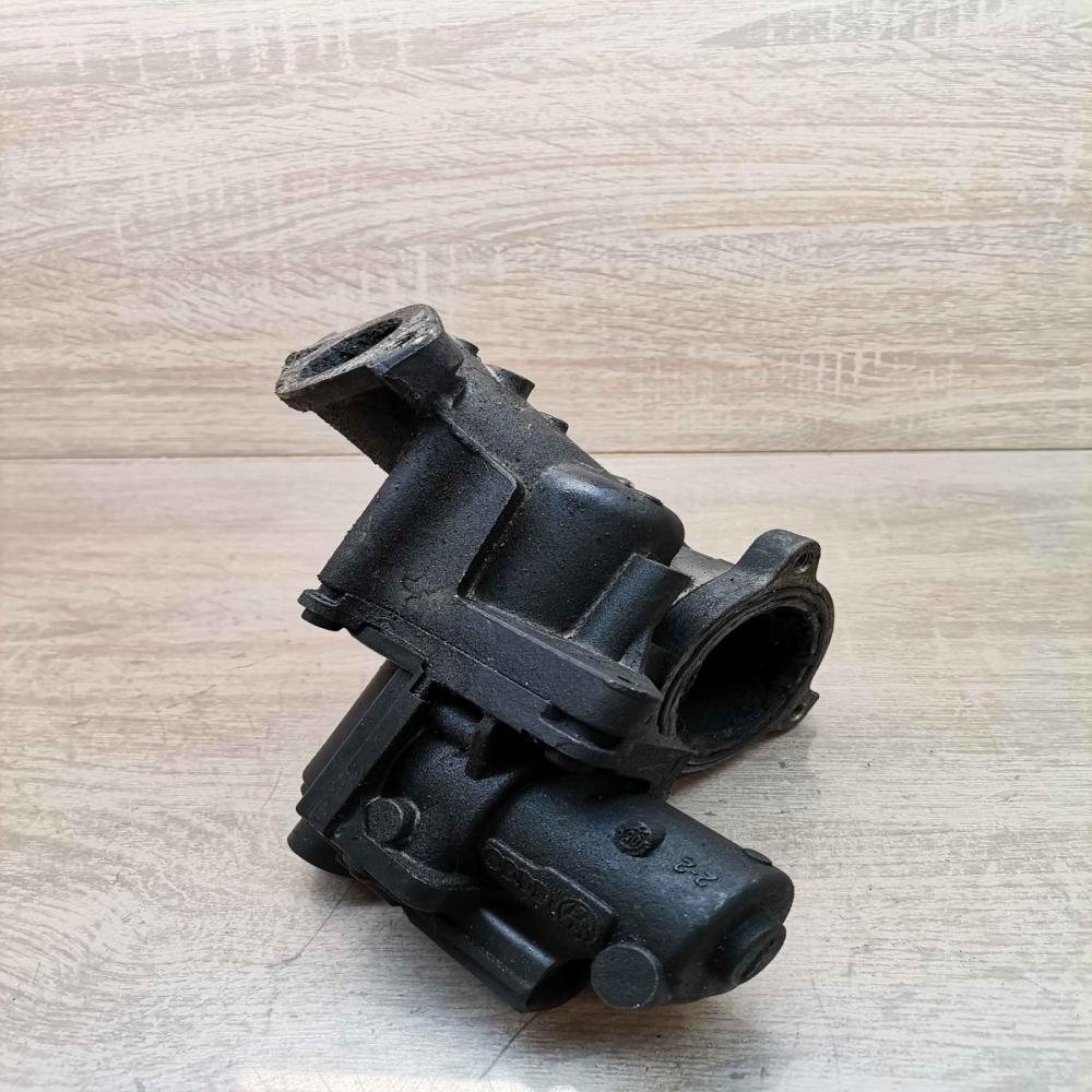 03g129637a   EGR valve Volkswagen PASSAT B6