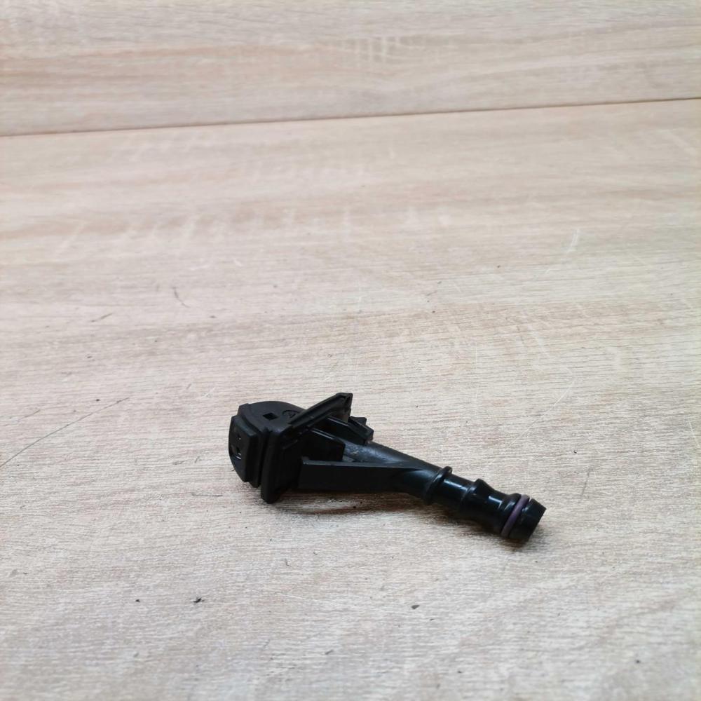 7117849   Windshield washer spray nozzle BMW 1 E81 E87