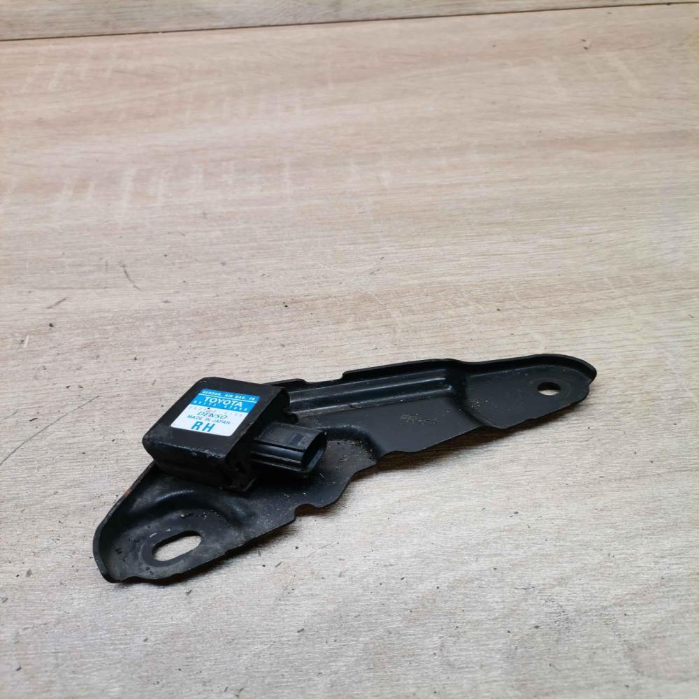 89173 47040 252100 0150  Airbag deployment crash/impact sensor Toyota Prius (XW2