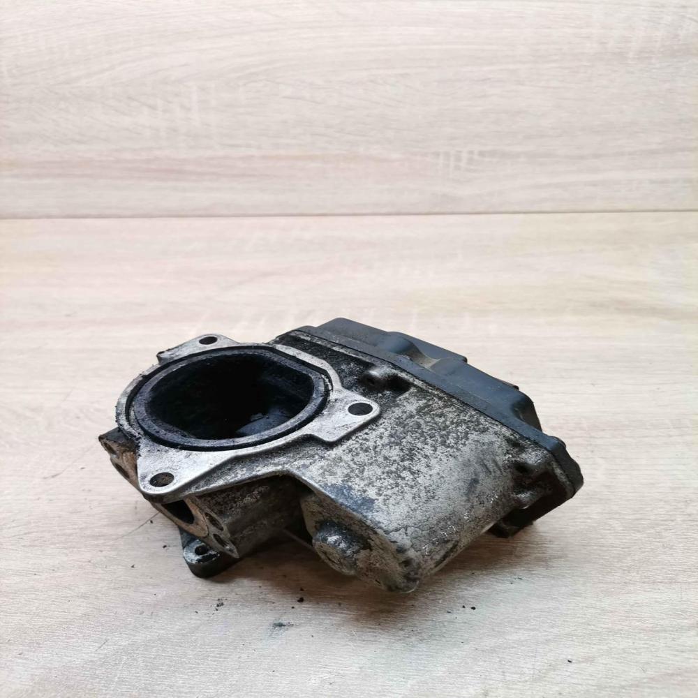 03g131501 21603535 8  EGR valve Volkswagen Tiguan