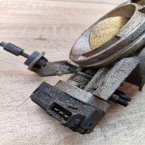 1703562   Throttle body valve BMW 5 E39