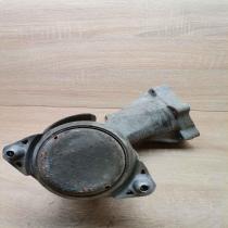 a6512233504   Engine mount bracket Mercedes-Benz E W212