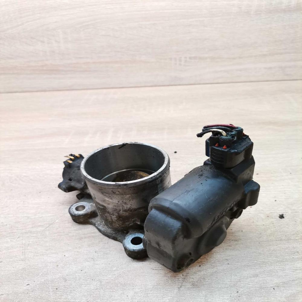 192300 2010   Throttle body valve Toyota RAV 4 (XA20)