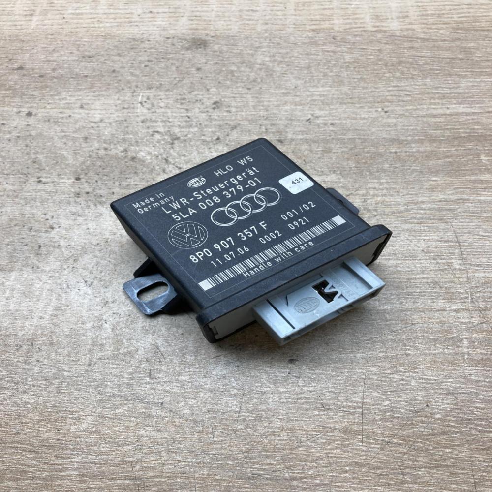 8P0907357F 5LA008379  Light module LCM Audi A3 S3 8P