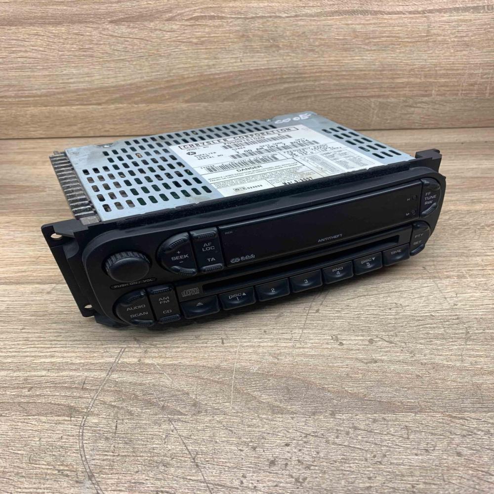 P05091610AD   Radio/CD/DVD/GPS head unit Chrysler Voyager