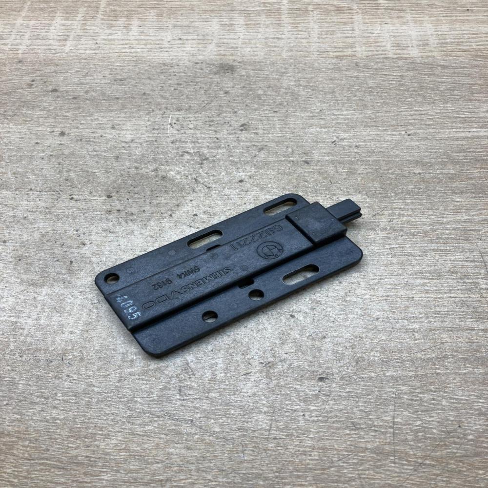 6922211 5WK49132  Keyless system antenna BMW 5 E60 E61