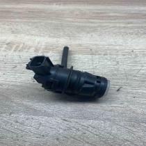 85330 60180 Unit  Windscreen/windshield washer pump Toyota RAV 4 (XA30)