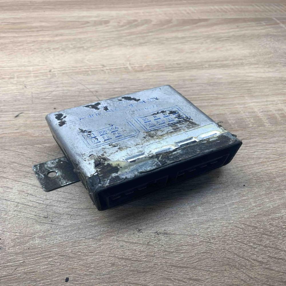 D130B56A   Other relay Volkswagen PASSAT B4