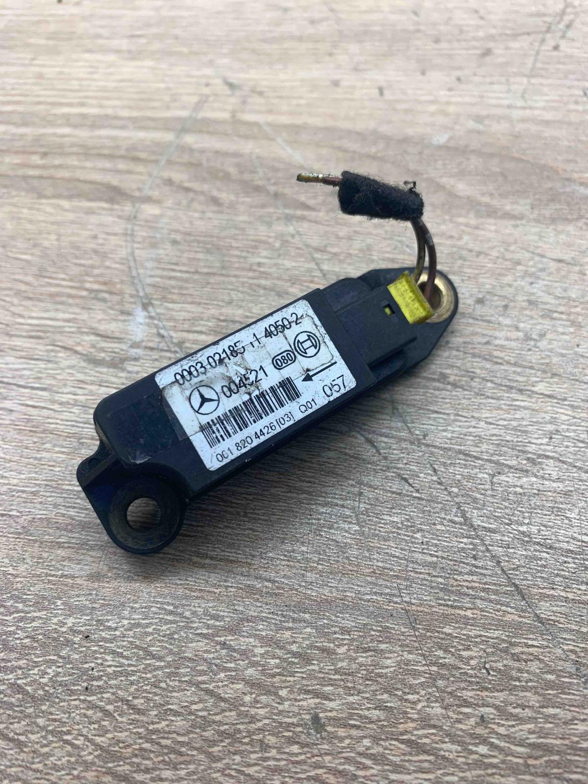0018204426 000302185 004521 Airbag deployment crash/impact sensor Mercedes-Benz