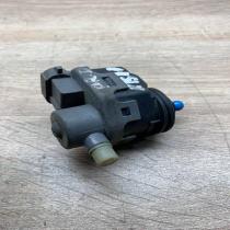 7700420737   Headlight level adjustment motor Nissan Qashqai