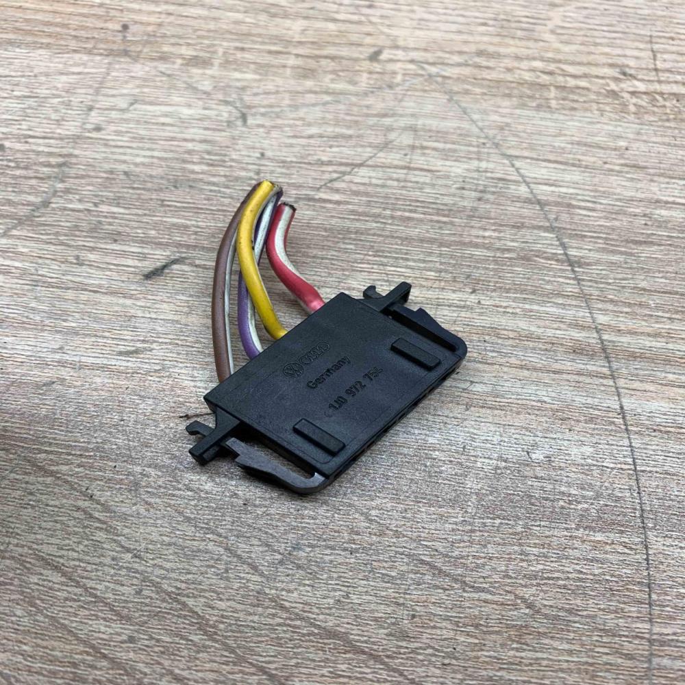 1J0972754   Plug wire Audi A4 S4 B6 8E 8H