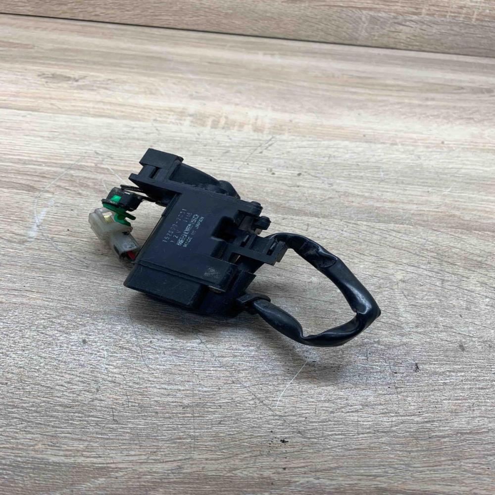 152800 7031   Front door lock Mazda 626