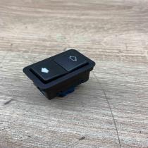 8368932   Electric window control switch BMW 7 E38