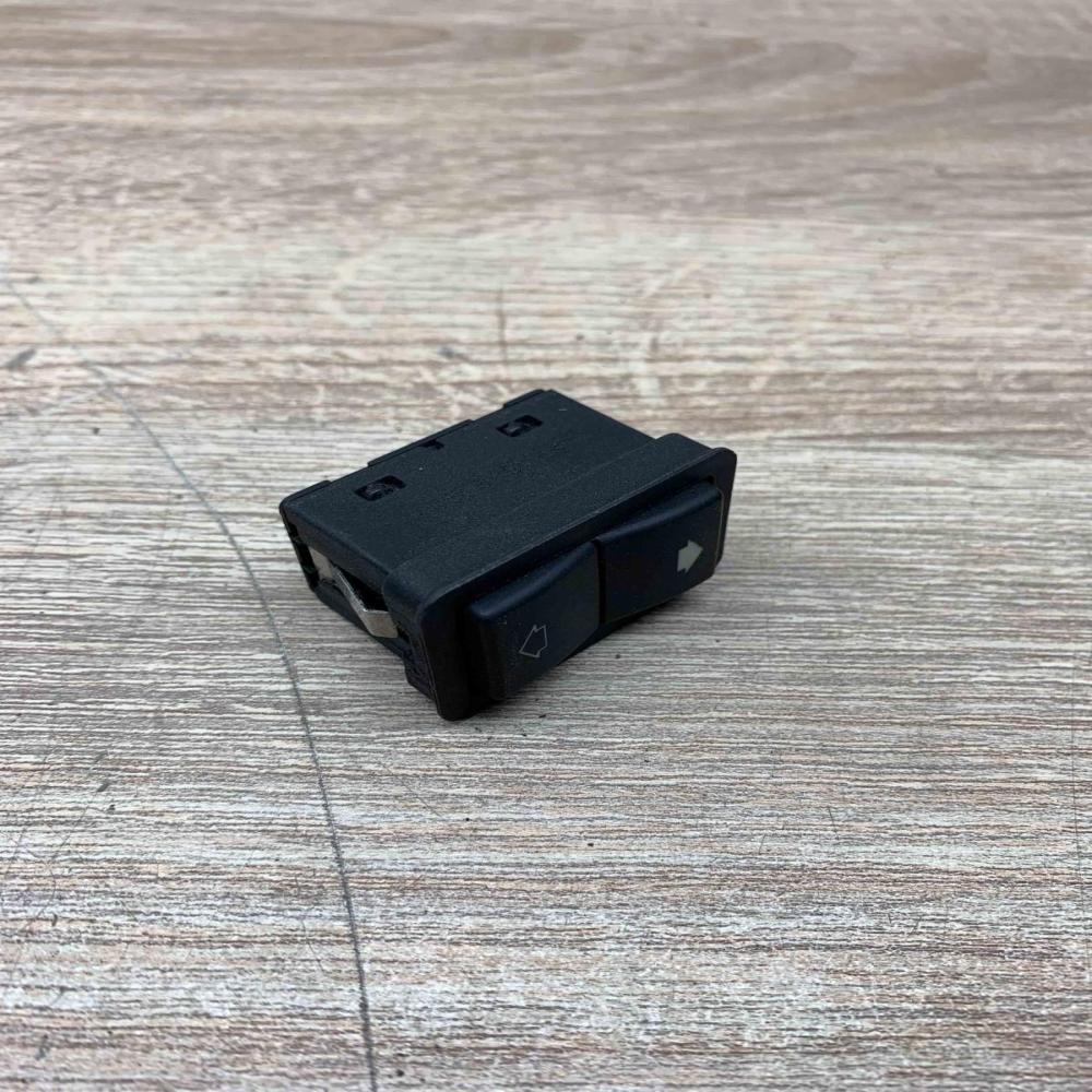 8368974 Used  Electric window control switch BMW 5 E39