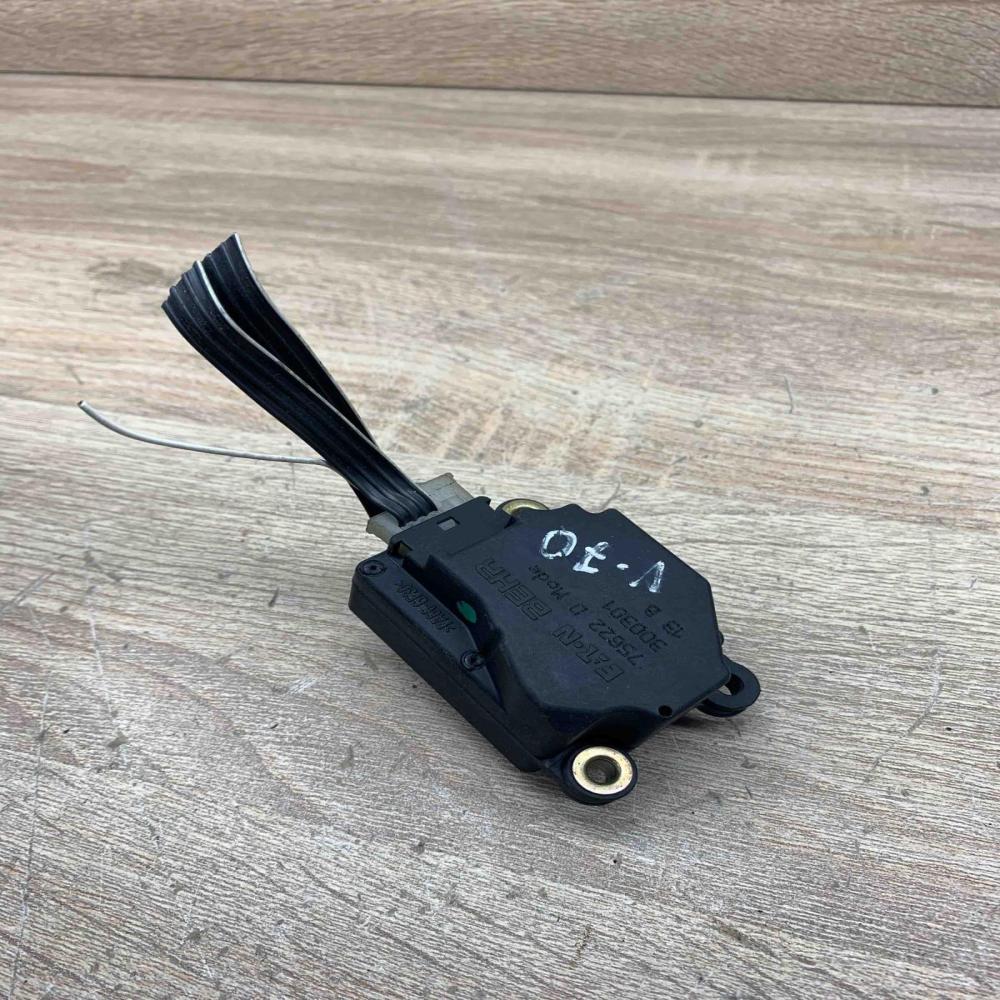 75622D 300301  Air flap motor/actuator Volvo V70