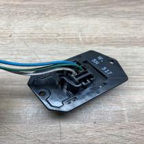 5H517   Heater blower motor/fan resistor Nissan Almera N16