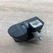 113800 2051 Used  Air flap motor/actuator Toyota Avensis T250