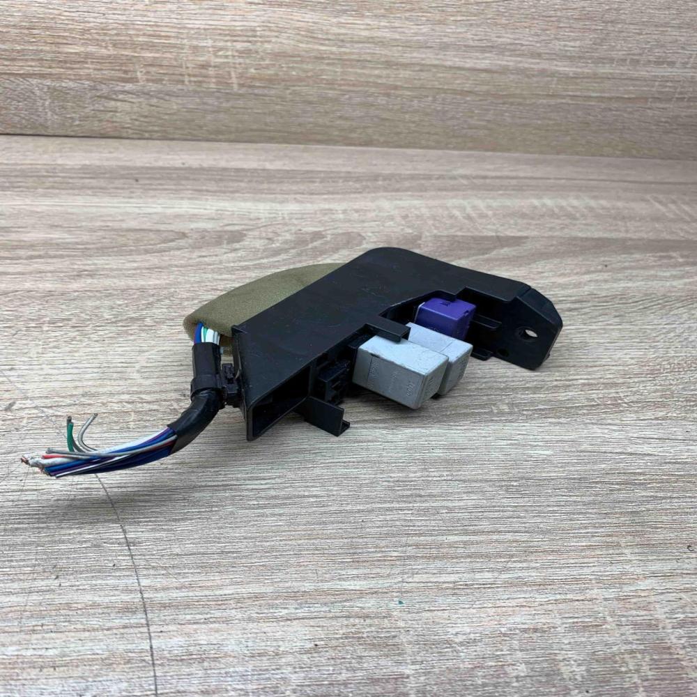 5934 YB1   Fuse box set Toyota Avensis T270