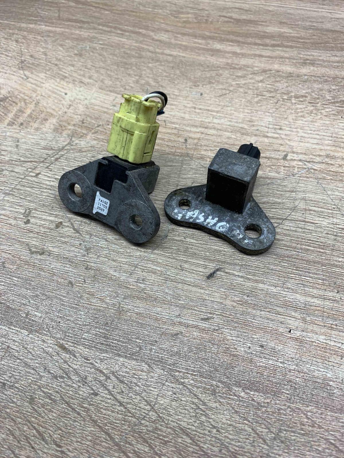 FA1GZ 11709 2529 2x  Airbag deployment crash/impact sensor Nissan Qashqai