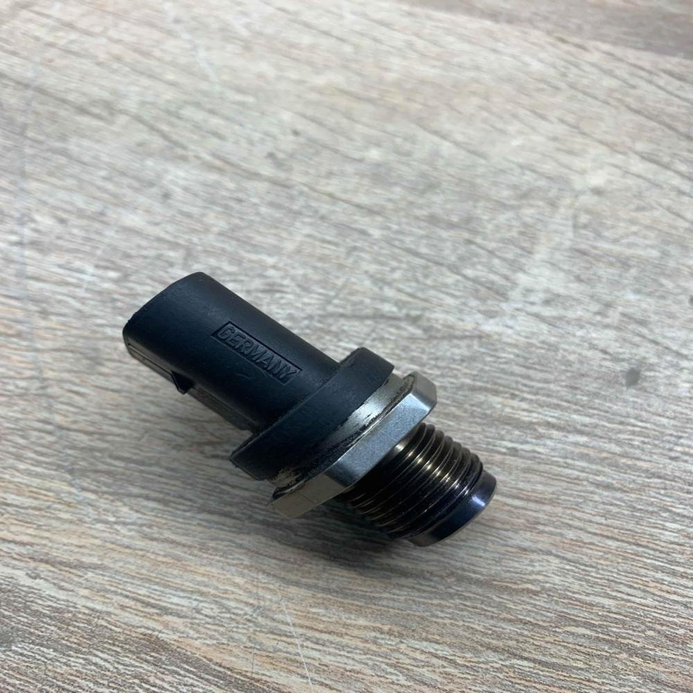 0281002988   Fuel pressure sensor BMW 5 F10 F11