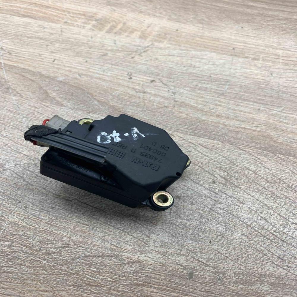74935 D 060401  Air flap motor/actuator Volvo V70