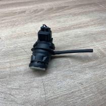 85330 60180   Windscreen/windshield washer pump Toyota Prius (XW30)