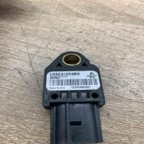 8651A001 Used  Airbag deployment crash/impact sensor Mitsubishi Outlander