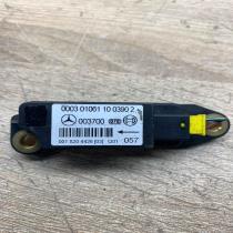0018204426 003700  Airbag deployment crash/impact sensor Mercedes-Benz C W203