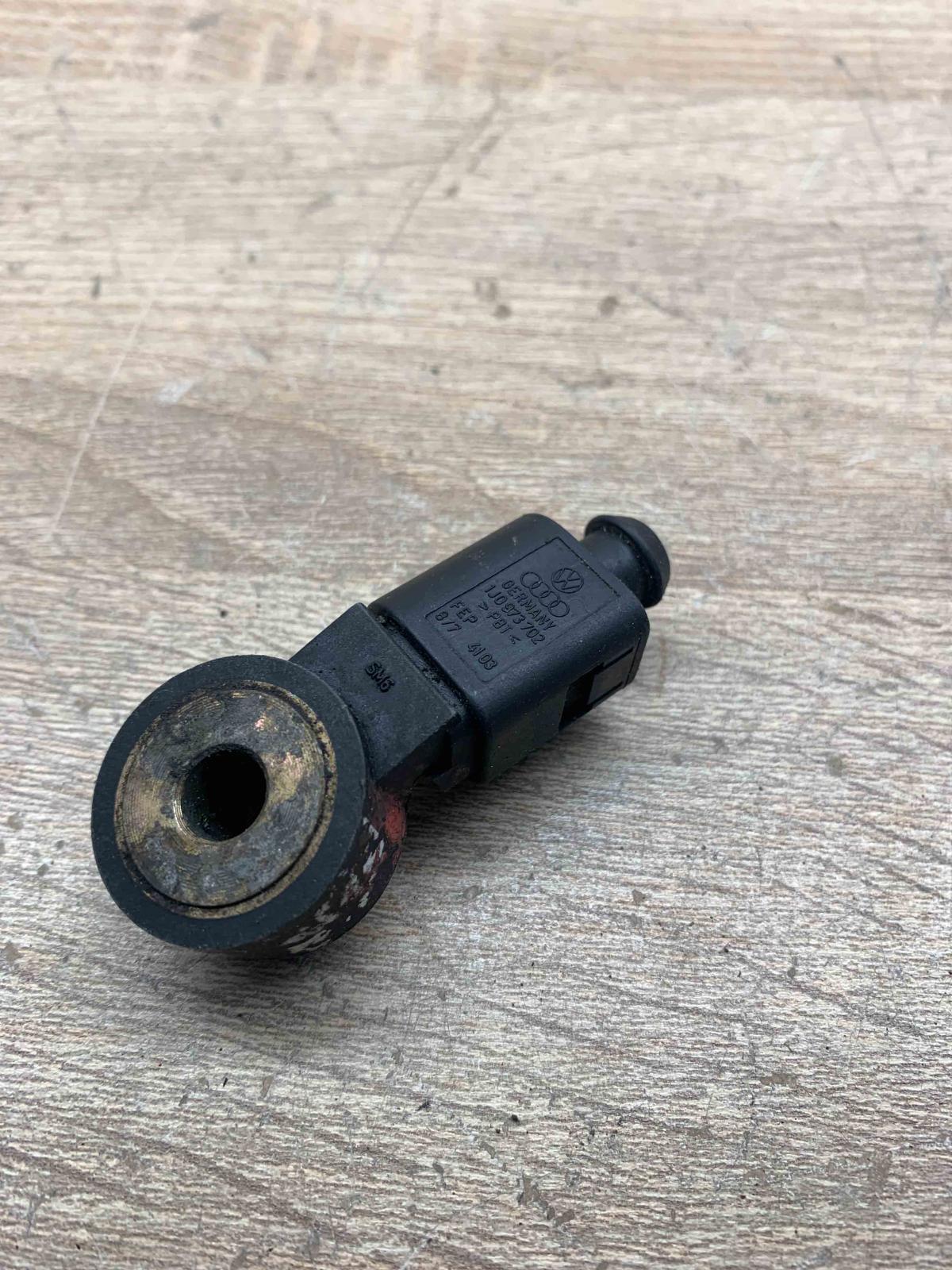 1J0973702   Detonation knock sensor Volkswagen Golf IV