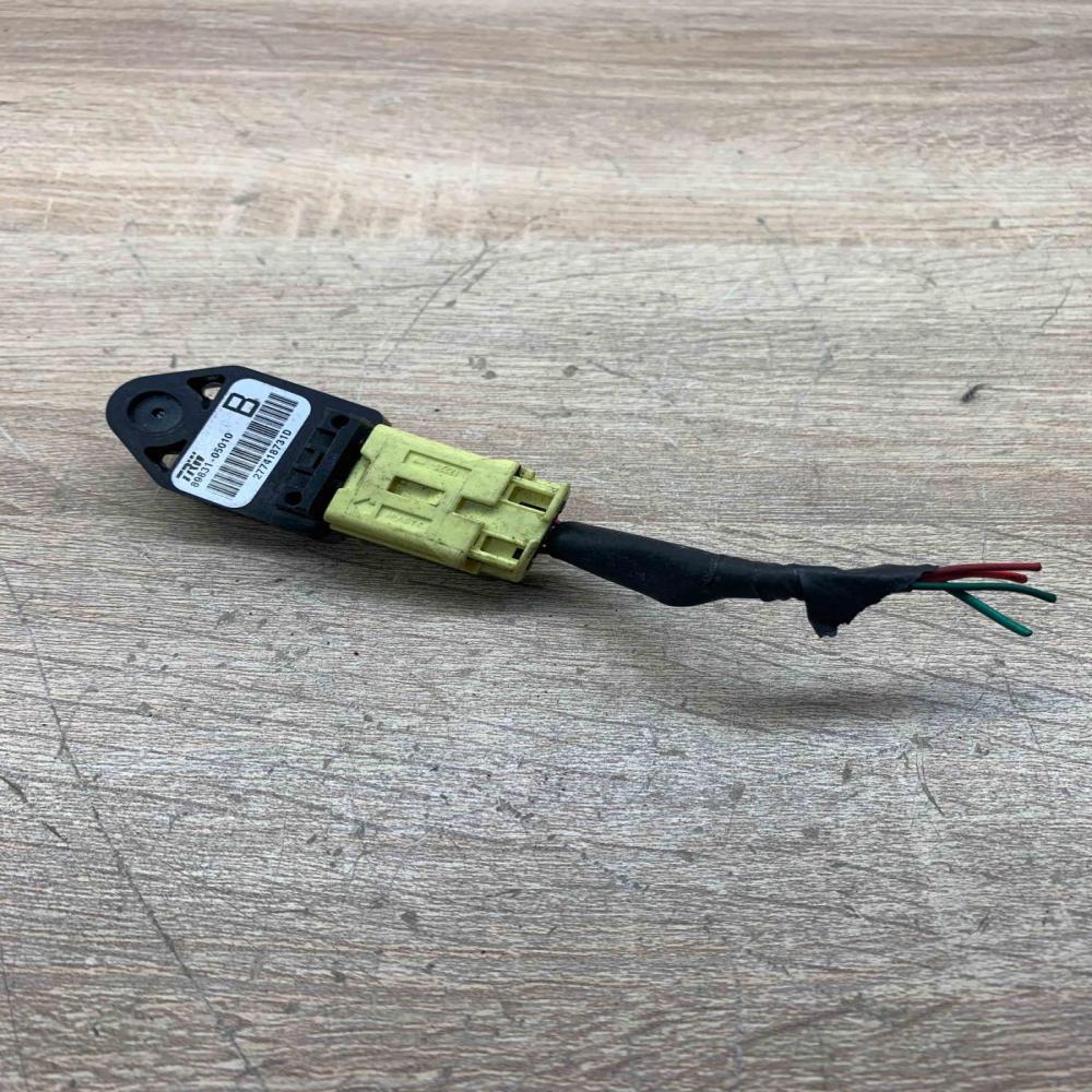 89831 05010   Airbag deployment crash/impact sensor Toyota Avensis T250