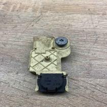 13251078   Airbag deployment crash/impact sensor Opel Zafira B