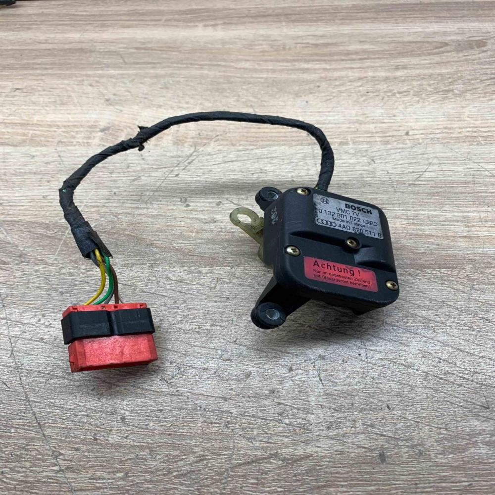 0132801022 4A0820511B  Air flap motor/actuator Audi A6 S6 C4 4A