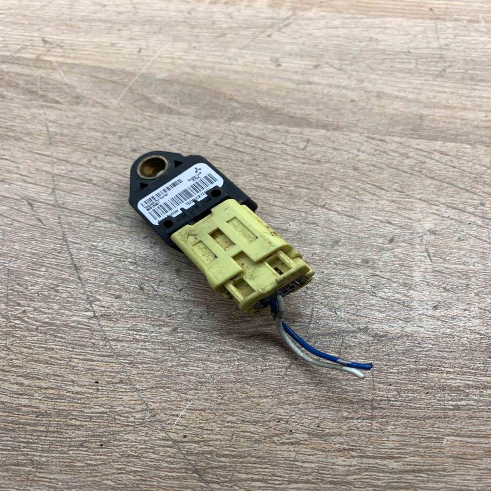8651A001 Unit  Airbag deployment crash/impact sensor Mitsubishi Outlander