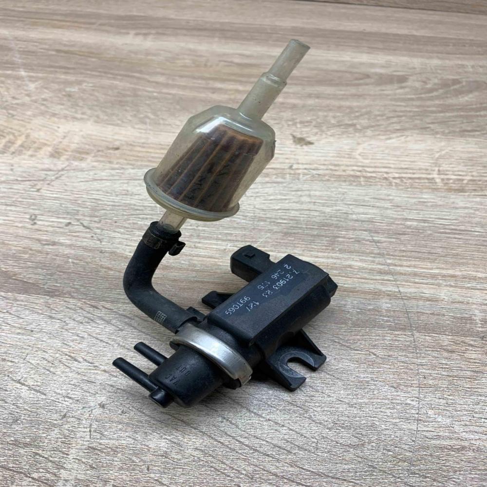 72190323 2246175  Turbo solenoid valve BMW 5 E39