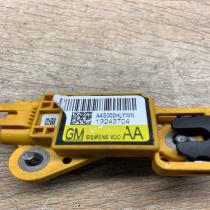 13243704   Airbag deployment crash/impact sensor Opel Vectra C