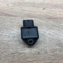 89833 05010   Airbag deployment crash/impact sensor Toyota Avensis T250