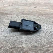 89833 05010   Airbag deployment crash/impact sensor Toyota Avensis T250