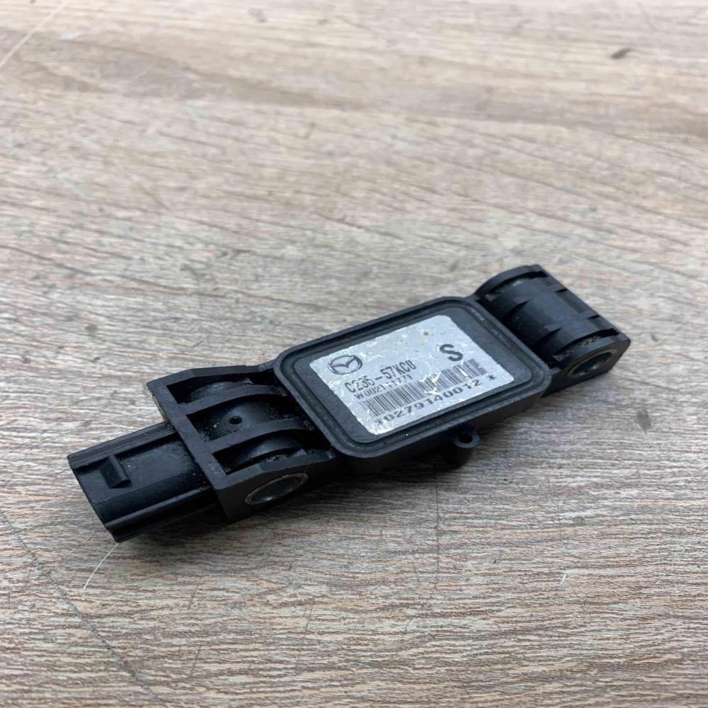 C235 57KC0 CR19  Airbag deployment crash/impact sensor Mazda 5