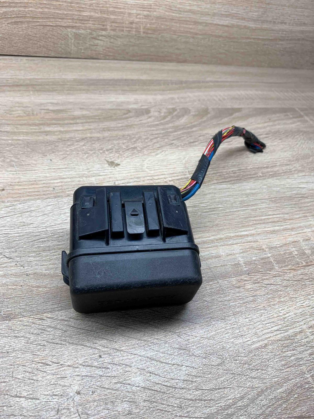 Rav 4 Fuse box   Fuse Toyota RAV 4 (XA10)