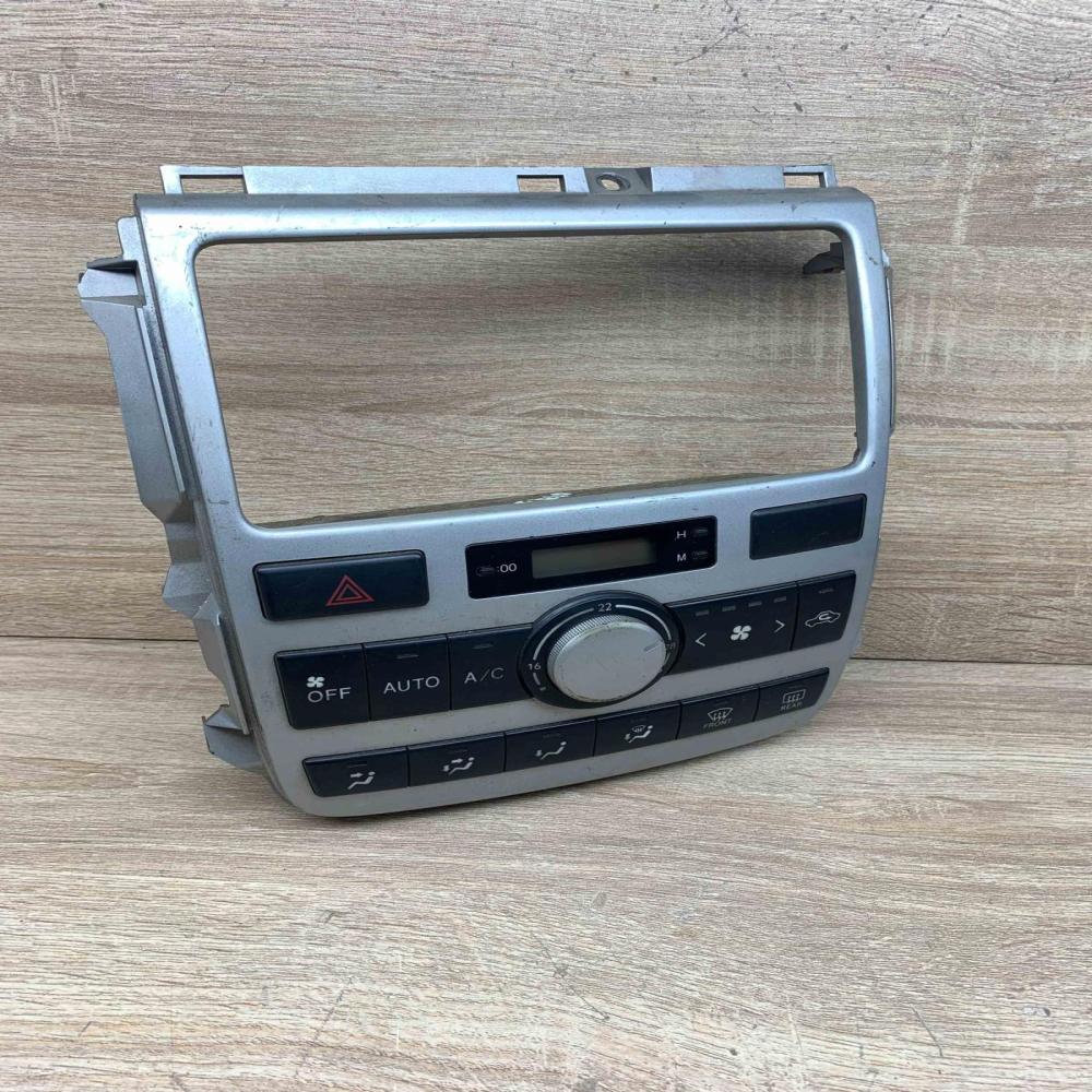 55900 44490   Climate control unit Toyota Avensis Verso