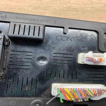 8200652284 28118124  Central body control module Renault Clio III