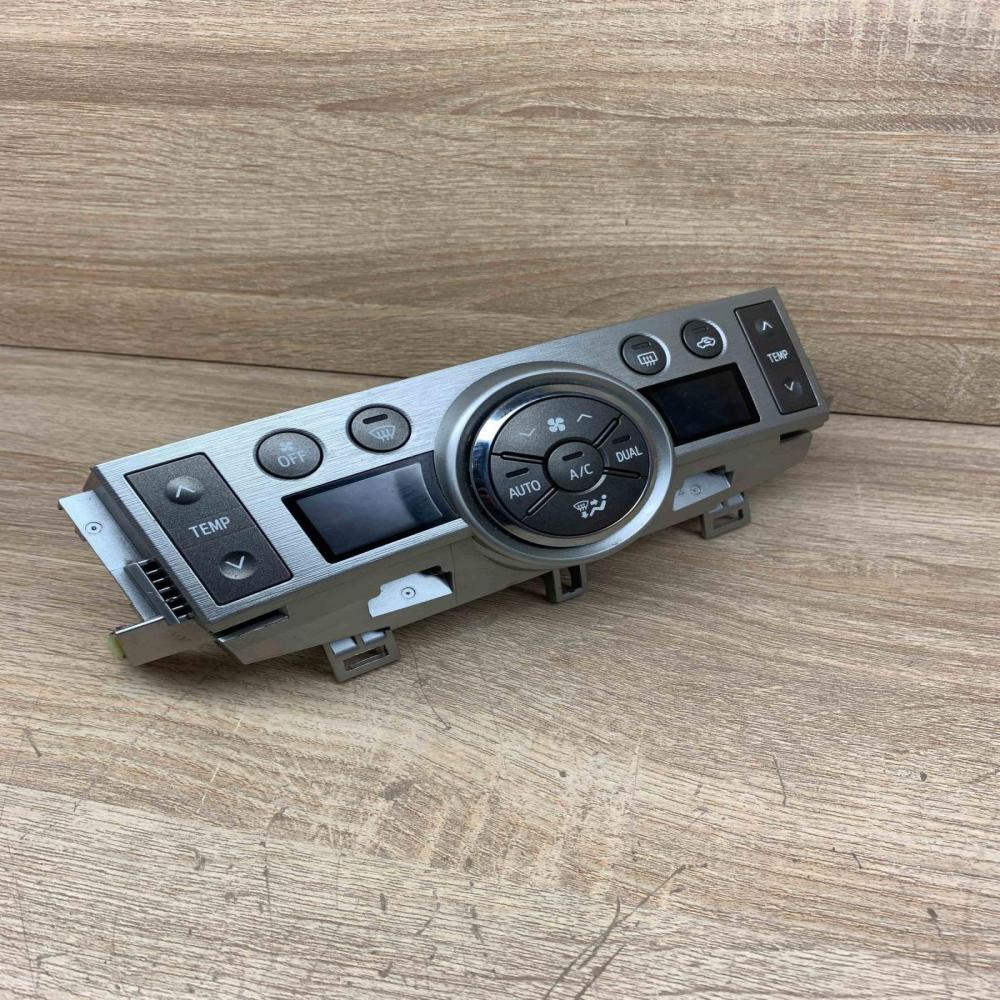 55900 0F091   Climate control unit Toyota Verso