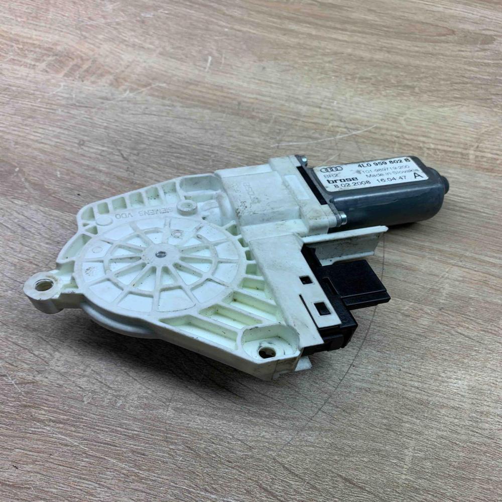4L0959802B   Front door window regulator motor Audi Q7 4L
