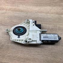 4L0959802B   Front door window regulator motor Audi Q7 4L