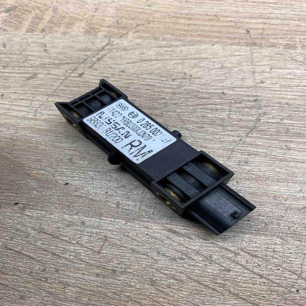 0285002067   Airbag deployment crash/impact sensor Nissan Almera Tino