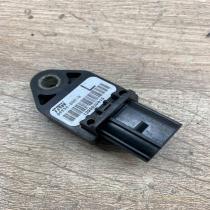 89834 05010   Airbag deployment crash/impact sensor Toyota Avensis T250